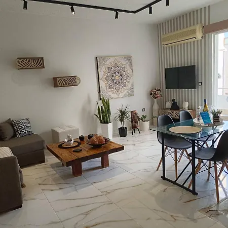 Seven Palms Apartment